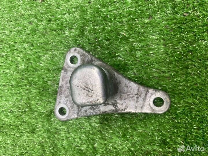 Кронштейн двигателя VAG BBJ ASN AVK 4857