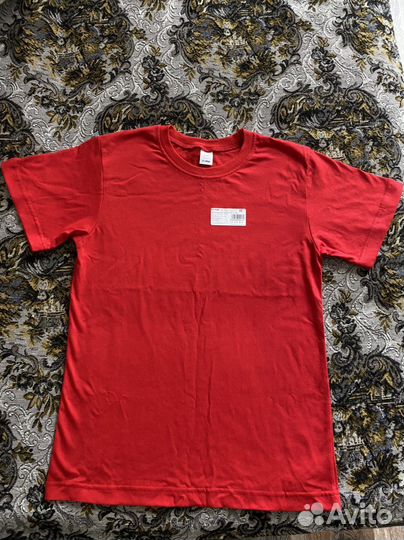 Футболка красная