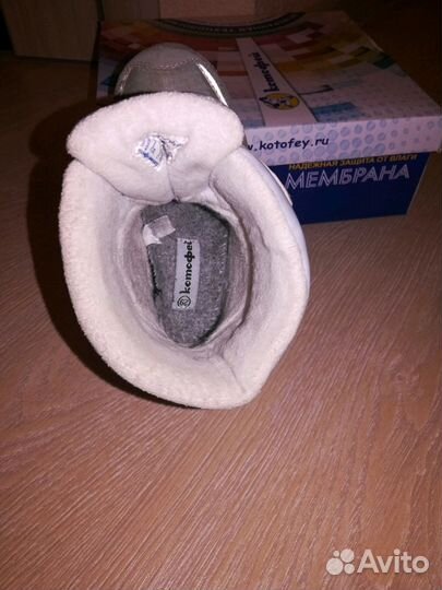 Продам ботинки 31 р., сандали 3 пары 27, 28, 30 ра