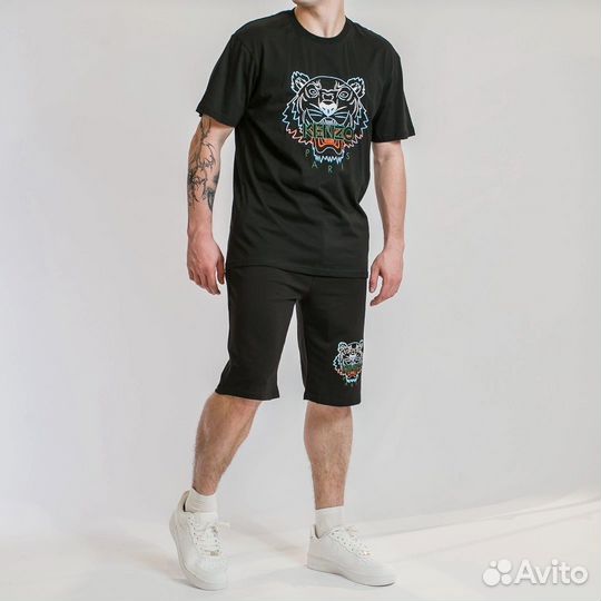 Костюм с шортами