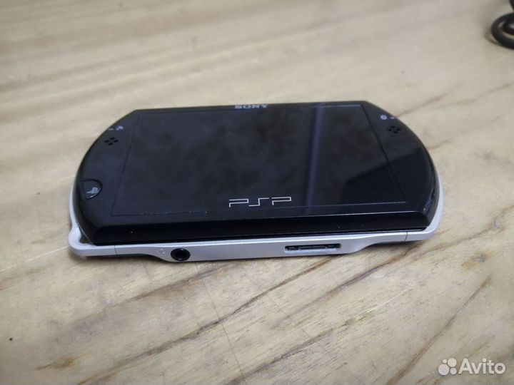 Sony PSP GO N1008