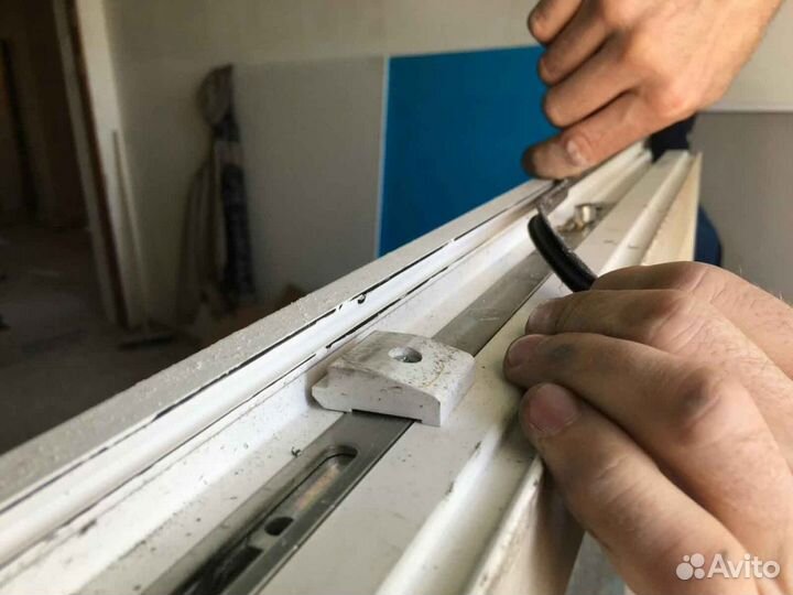 Ремонт окон, уплотнитель Schuco RAL80204