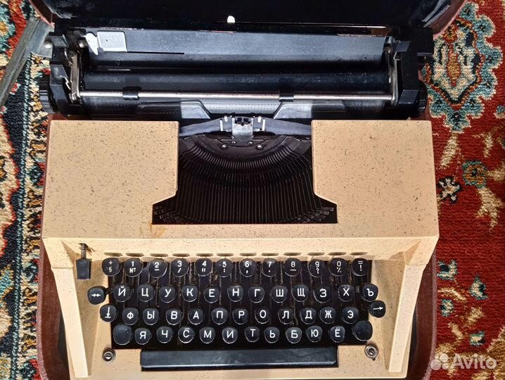 Печатная машинка Москва (раритет в чемодане)