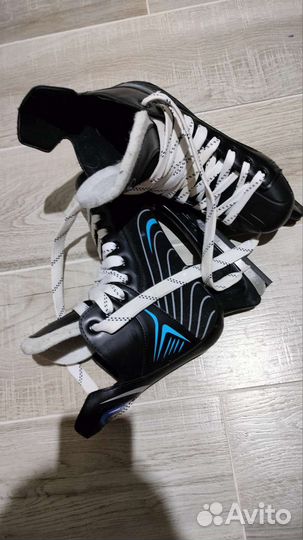 Коньки хоккейные 40 размер