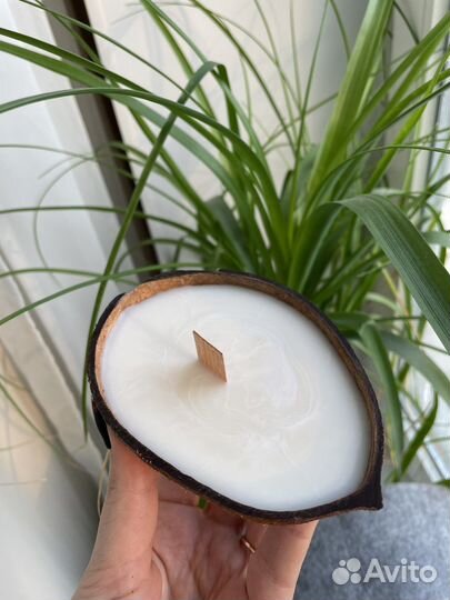 Свеча в кокосе