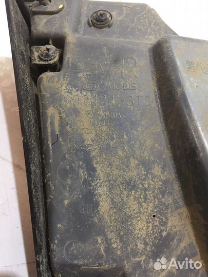 Фонарь задний внутренний правый (Kia Quoris)