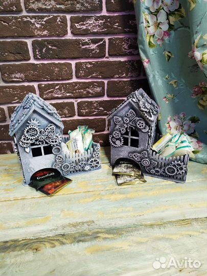 Для хранения чайных пакетиков.домик