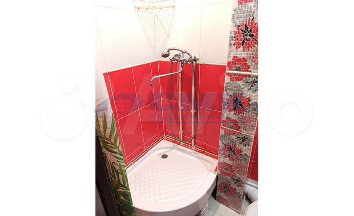 Комната 43 м² в 3-к., 1/5 эт.