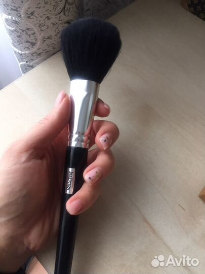 Кисть для макияжа