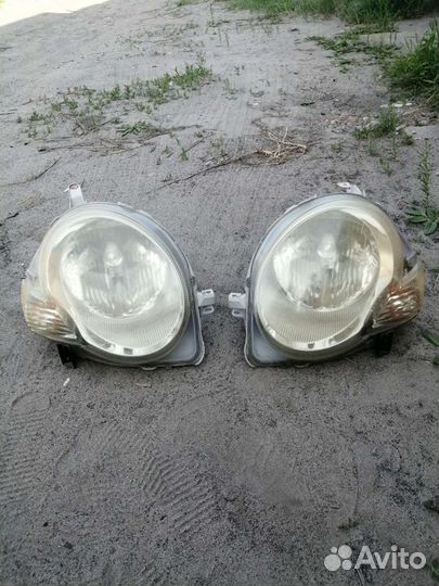 Фары на тойота сиента 2005г NCP-81