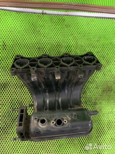 Впускной коллектор Hyundai Accent