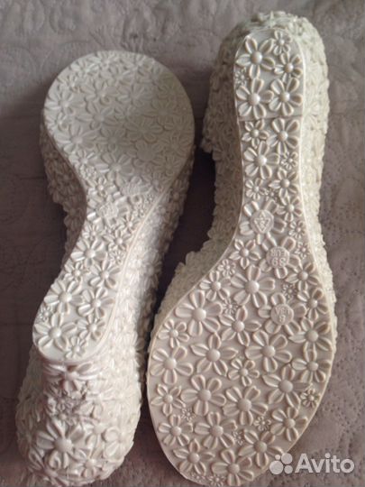 Пляжные босоножки на танкетке, 38 размер, новые