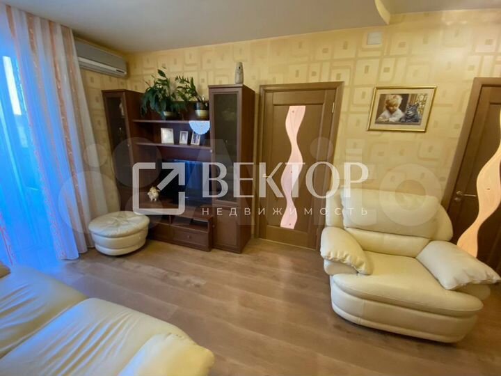 2-к. квартира, 54,5 м², 1/3 эт.