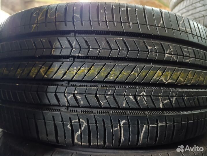 Kumho Solus 4S HA32 245/45 R18 100H