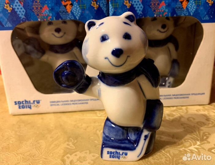Мишка Хоккеист. Гжель Фарфор. Олимпиада Сочи 2014