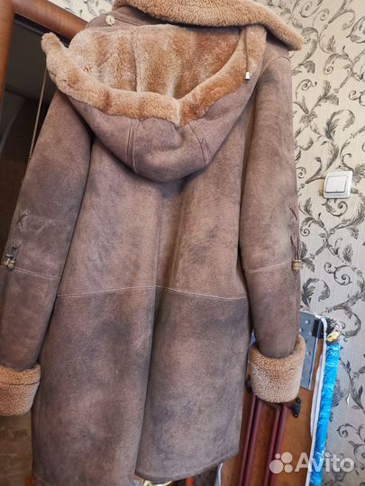 Продам натуральную женскую дублёнку