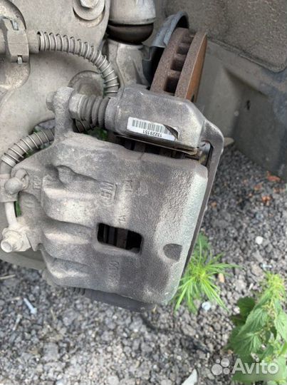 Суппорта передняя Opel Astra J