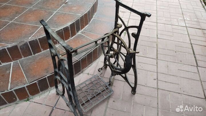 Станина от швейной машинки