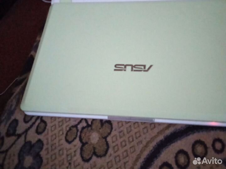 Продаю Нетбук