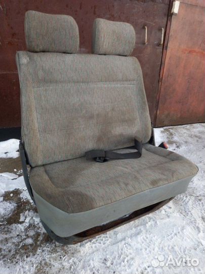 Сидение переднее правое полуторка Volkswagen