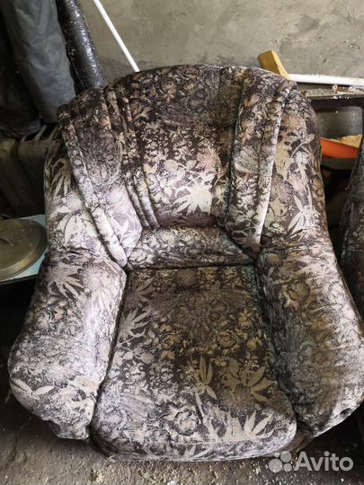 Диван и два кресла