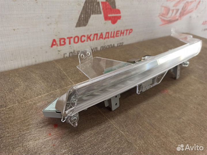 Фара указатель поворота правая Toyota LC200 с 2015