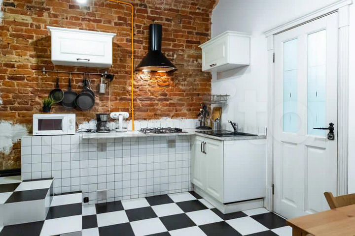 2-к. квартира, 55 м², 1/4 эт.