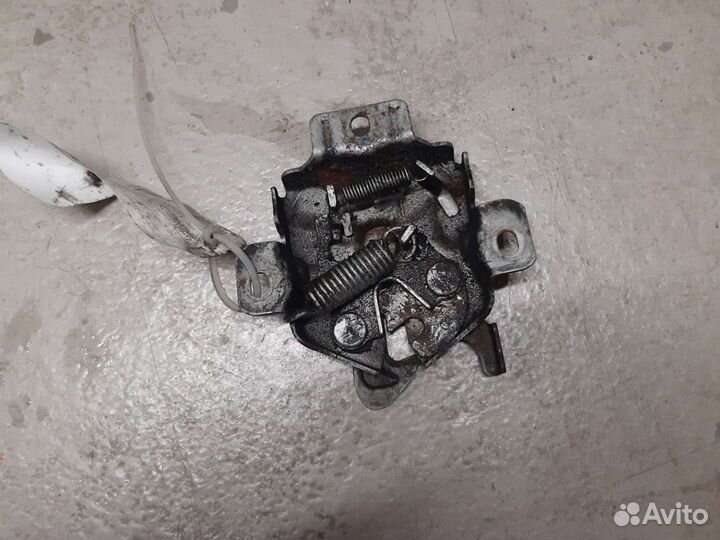 Замок капота Suzuki SX4 2006-2013