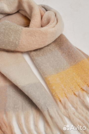 Женский теплый палантин