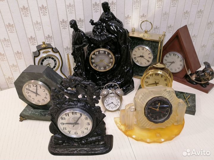 Часы механические настольные СССР