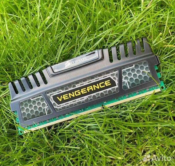 Оперативная память Corsair Vengeance DDR3 1866 Мгц