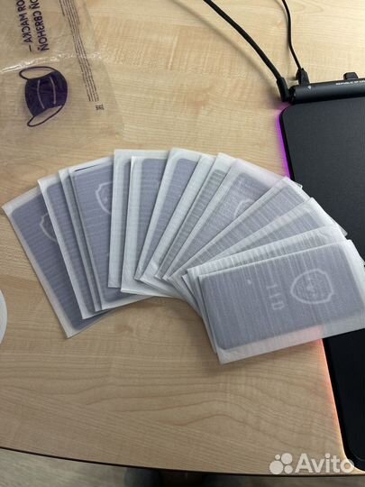 Защитные стекла на телефоны