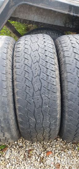 Toyo Open Country A/T 235/65 R17