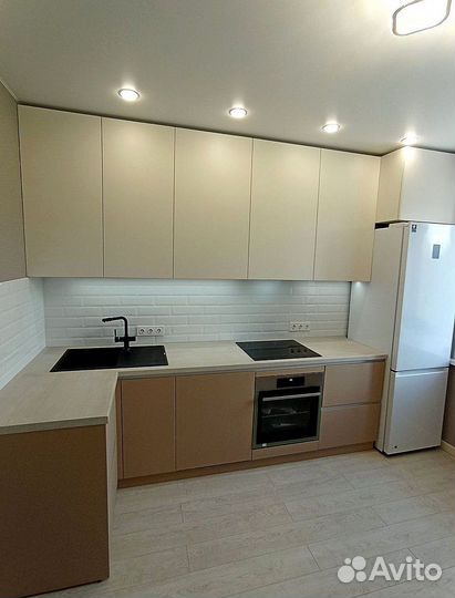 Кухня в потолок