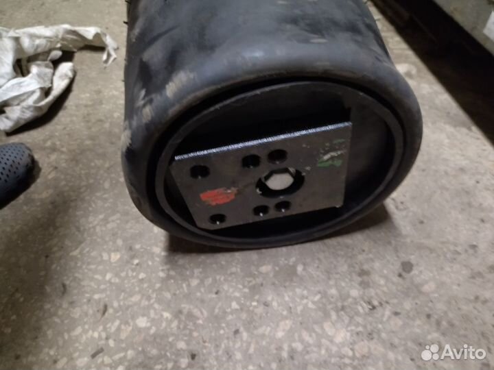 Подушка воздушная со стаканом BPW 30K