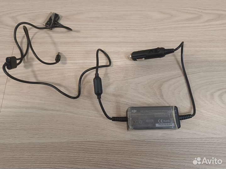 Автомобильное зарядное устройство DJI Phantom 4PRO