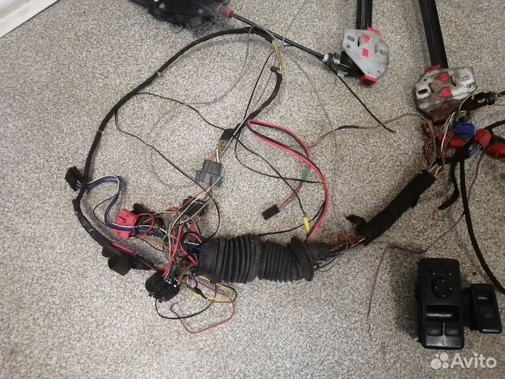 Комплект стеклоподъёмников для VW Transporter T4