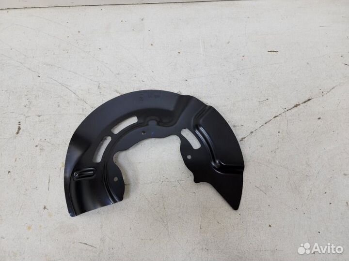 Пыльник тормозного диска левый Kia Sportage 4