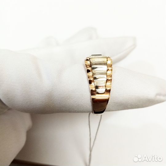 Золотое кольцо с камнем 18,5р