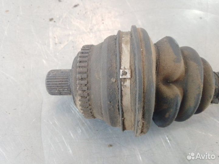 Полуось передняя Audi 80/90 B4 1991-1995