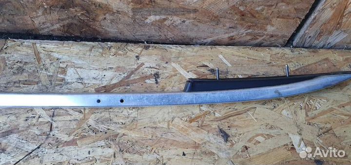 Рейлинг крыши левый Volkswagen Tiguan 2007-2011