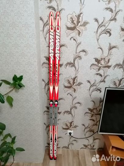 Беговые лыжи атомик