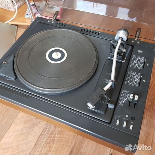 Проигрыватель винила