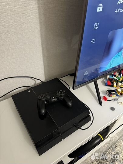 Продам приставку Sony PS4
