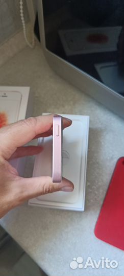 iPhone SE, 32 ГБ
