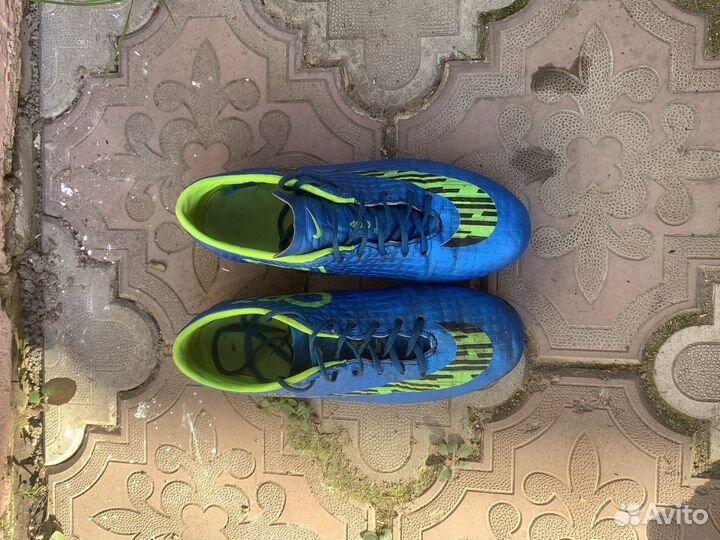 Футбольные бутсы nike