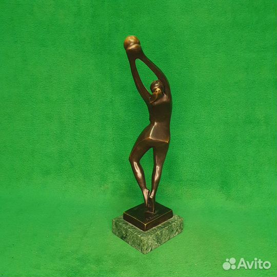 Бронзовая статуэтка Баскетболистка. Модерн. Спорт