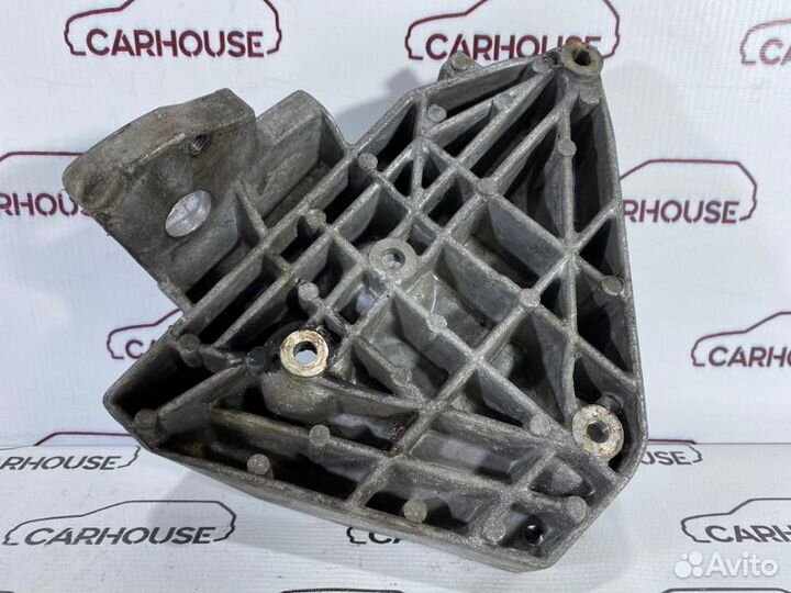 Кронштейн кондиционера Volkswagen Passat B5+ 1.8