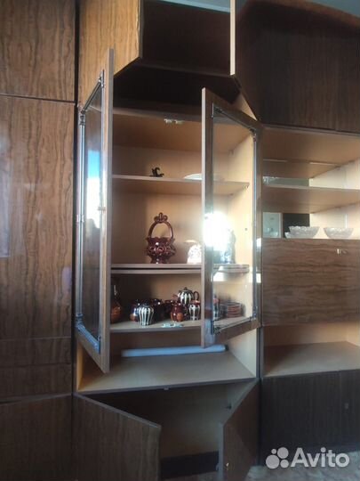 Шкаф-стенка в хорошем состоянии