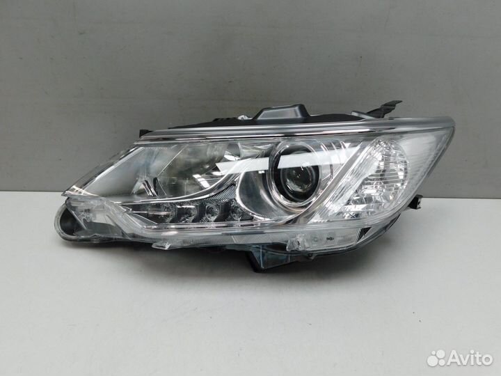 Фара левая Toyota Camry